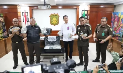 Kejaksaan Agung Terima Pengembalian Uang Dari Dua Tersangka Proyek Pembangunan Infrastruktur Kominfo