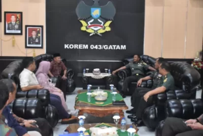 Wakil Rektor Bidang Non Akademik IIB Darmajaya Lampung Kunjungi Korem 043/Gatam