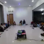 Mahasiswa KKN Unila Gelar Sosialisasi dan Praktik Pembuatan Pupuk Organik Cair dari Gedebog Pisang