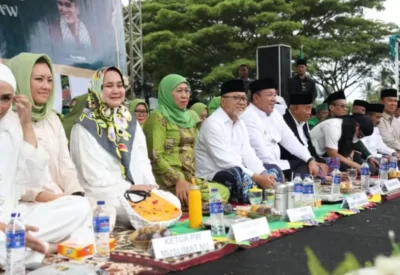 Gubernur Arinal dan Ibu Riana Bersama Ketum Muslimat NU dan Mendag Hadiri Pengajian Akbar