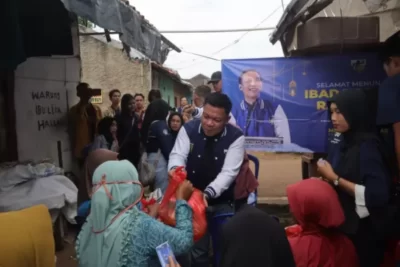 KNPI Lampung dan GPL Bagikan Puluhan Paket Sembako