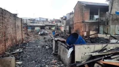 Kebakaran Hanguskan 75 Petak Kontrakan dan 20 Rumah di Palmerah, Jakarta Barat