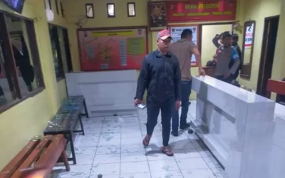 Polres Jayawijaya Diserang Oknum TNI, Kaca Kantor Rusak