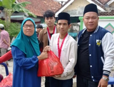 Berkah Ramadan: KNPI Lampung dan GMNI Bagikan Sembako di Bandar Lampung