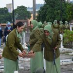 Peringati HUT Persit Kartika Chandra Kirana Ke-78 dan Dharma Pertiwi Ke-60, Ketua Persit Kartika Chandra Kirana Koorcab Rem 043 PD II/Swj Pimpin Ziarah Ke Makam Pahlawan