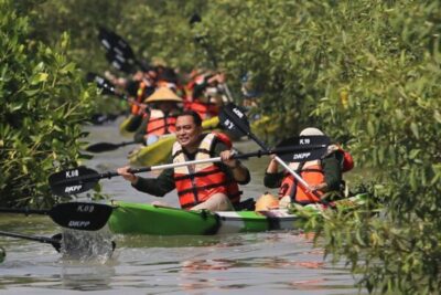 Ramai Pengunjung, Omzet Pedagang Adventure Land Surabaya Capai Rp5 Juta Sehari