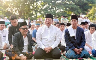 Gubernur Arinal Bersama Keluarga dan Forkopimda Melaksanakan Shalat Idul Fitri 1445 H di Lapangan Korem 043 Gatam Bandar lampung