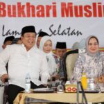 Gubernur dan Ibu Riana Hadiri Pengajian Akbar Pemprov Lampung di Lamsel