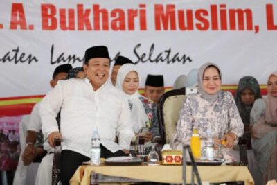 Gubernur dan Ibu Riana Hadiri Pengajian Akbar Pemprov Lampung di Lamsel