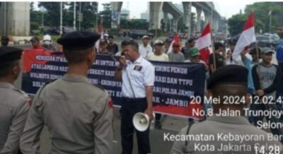 Hari Ini, Walikota Sungai Penuh Ahmadi Zubir Didemo di Mabes Polri dan PPATK