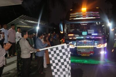 Kapolres Lampung Barat Mendampingi PJ. Bupati Lepas Jamaah Haji Kloter 57 Kabupaten Lampung Barat