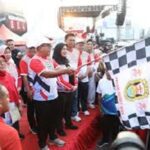 Pj. Gubernur Samsudin bersama Walikota Eva Dwiana Lepas Peserta Jalan Sehat dalam Rangka HUT Kota Bandarlampung ke-342