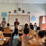 Keseruan Maya Belajar Pramuka di Kampus Mengajar