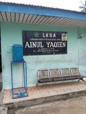 Atap Pondok Pesantren Ainul Yaqin Roboh Akibat Terpaan Curah Hujan Tinggi dan Angin Kencang