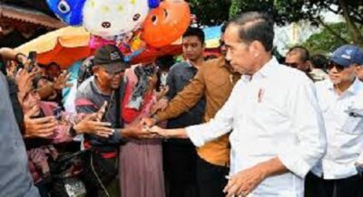 Pj. Gubernur Samsudin Dampingi Kunjungan Presiden Joko Widodo ke Pasar Sentral Kota Bumi
