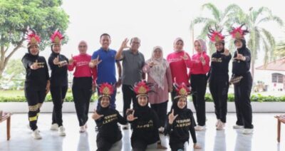 Pj. Gubernur Samsudin Lepas Atlet Perwosi Lampung Ikuti Lomba Senam Kreasi Piala Ibu Negara RI Tahun 2024
