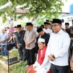 Pj. Gubernur Samsudin Lepas Jenazah Mantan Asisten Ketataprajaan Provinsi Lampung Mursyid Arsyad