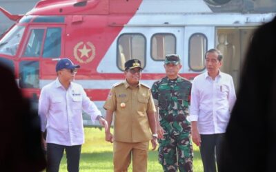 Pj. Gubernur Samsudin Sambut Kedatangan Presiden Joko Widodo di Lapangan Stadion Jati Kalianda, Lampung Selatan