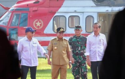 Pj. Gubernur Samsudin Sambut Kedatangan Presiden Joko Widodo di Lapangan Stadion Jati Kalianda, Lampung Selatan