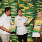 Pj. Gubernur Samsudin Tinjau Ketersediaan Beras di Gudang Bulog Campang Raya, Bandarlampung