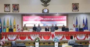 Rapat Paripurna Penyampaian 6 Raperda Usulan Inisiatif DPRD Dihadiri Sekdaprov Fahrizal dan Jajaran Forkopimda