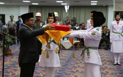 Pj. Gubernur Samsudin Kukuhkan 33 Anggota Paskibraka Tahun 2024