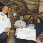 Pj. Gubernur Samsudin Serahkan Bantuan TJSL dari PT. PLN Lampung