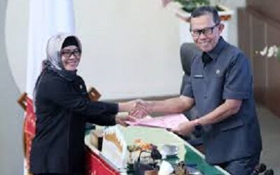 Sekdaprov Sampaikan Jawaban Pemandangan Umum Fraksi-Fraksi DPRD terhadap Raperda APBD Lampung Tahun Anggaran 2025