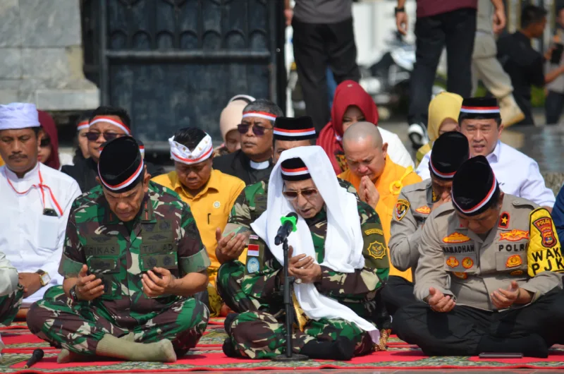 HUT Ke-79 TNI Wilayah Lampung Gelar Lampung Bersholawat Dan Do’a Lintas Agama