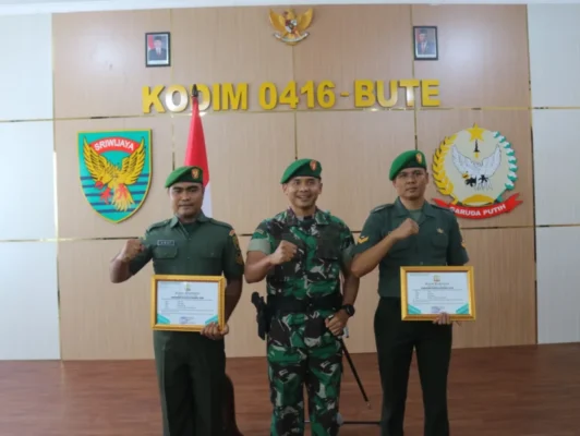 Dandim 0416/Bute Pimpin Tradisi Korp Raport Masuk dan Pindah Satuan 8 Orang Personel