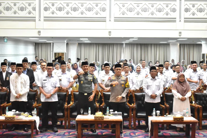 Danrem 043/Gatam Bersama Forkopimda Provinsi Lampung Hadiri Peringatan Maulid Nabi Muhammad SAW 1446 H / 2024 M