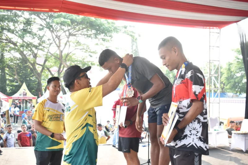 Meriahkan HUT TNI Ke-79, Danrem 143/Gatam Lepas 3.500 Peserta Gatam Run 2024