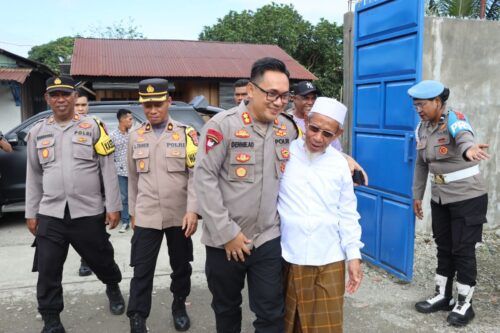 Peluk Hangat Kapolres SBB, Ustad Mohammad Assafiqih Apresiasi Perhatian Polres Untuk Para Santri