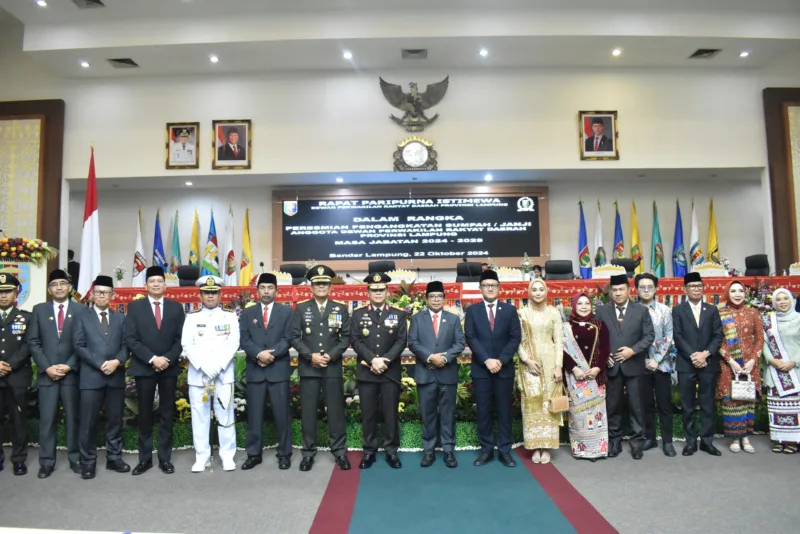 Danrem 043/Gatam Hadiri Pelantikan Pimpinan DPRD Provinsi Lampung