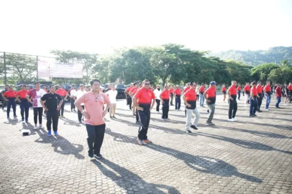 Perwakilan Unila Ikuti Olah Raga Bersama Brigif 4 Marinir/BS 