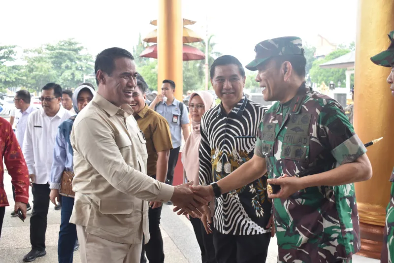 Danrem 043/Gatam Dampingi Mentan RI Kunker Di Wilayah Provinsi Lampung