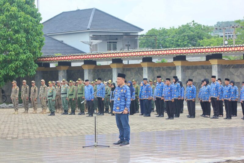 PNS Unit TNI Lampung Ikuti Upacara Dan Ziarah Rombongan Peringati HUT Korpri Ke-53 Tahun 2024