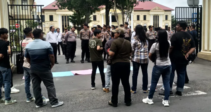 Tutup Gudang Miyak ilagal Dikota Jambi tangkap pemilik SPBU