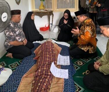 Pj. Gubernur Sampaikan Belasungkawa atas Wafatnya Mantan Asisten Bidang Kesejahteraan Rakyat Provinsi Lampung