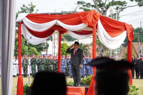 Pj. Gubernur Lampung, Samsudin, Pimpin Upacara Hari Pahlawan 2024: “Teladani Pahlawanmu, Cintai Negerimu”