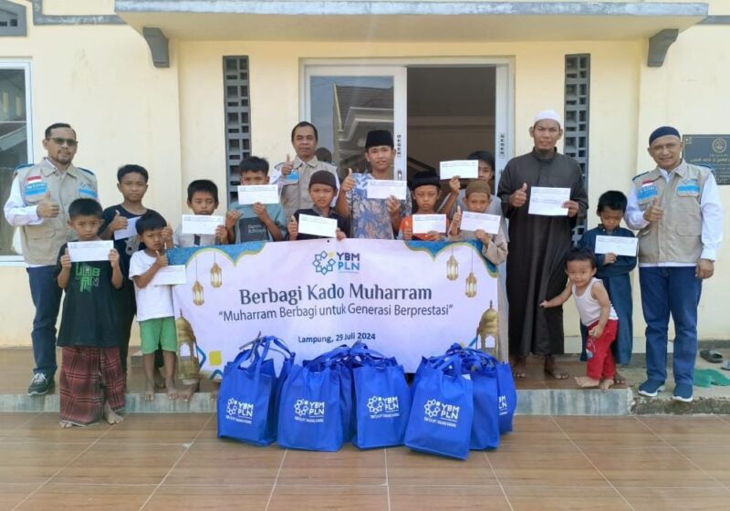 PLN serta YBM UPT Tanjung Karang Berbagi ke Panti Asuhan dan Ponpes Bandar Lampung