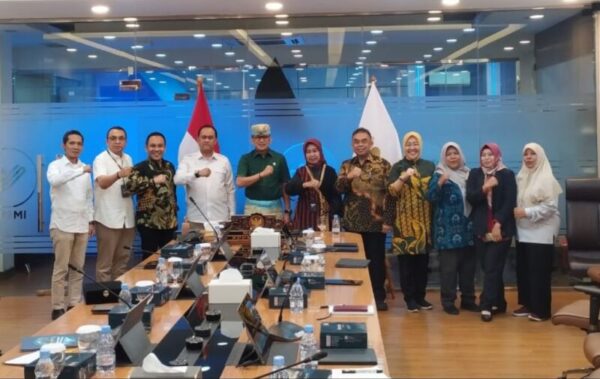Dekan FISIP Unila Tawarkan Kerja Sama Ke Menteri Perlindungan Pekerja Migran Indonesia