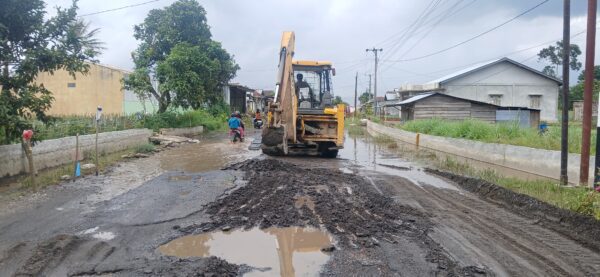 Gubernur Mirza Prioritaskan Perbaikan Jalan Liwa–Batas Sumsel untuk Kelancaran Masyarakat Berlebaran