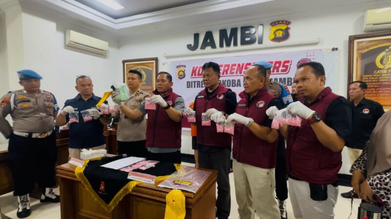 Berantas Peredaran Narkoba, Ditresnarkoba Polda Jambi Tangkap Satu DPO Serta Tiga Pelaku bawa 1 Kg Sabu dan Ribuan butir Ekstasi