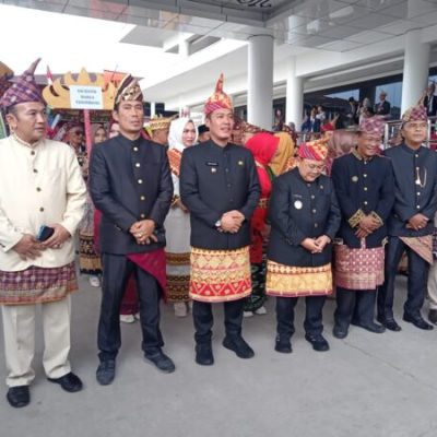 Peringati Hari Jadi Pesibar Ke 12 Pemkab Pesibar Gelar Pentas Budaya Bersama 16 Sai Batin Marga