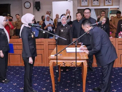 Wagub Jihan Lantik Pejabat Pimpinan Tinggi Pratama, Dorong Birokrasi Responsif dan Berintegritas