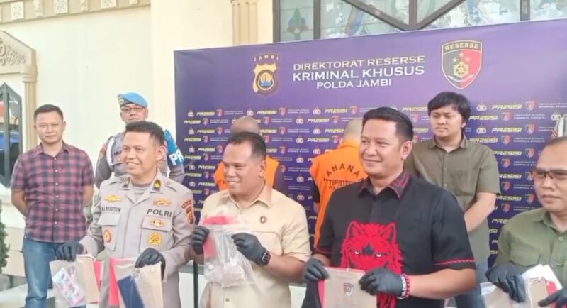 Polda Jambi Tangkap Dua Pelaku Pengedar Emas Ilegal 1,2 Kg di Merangin