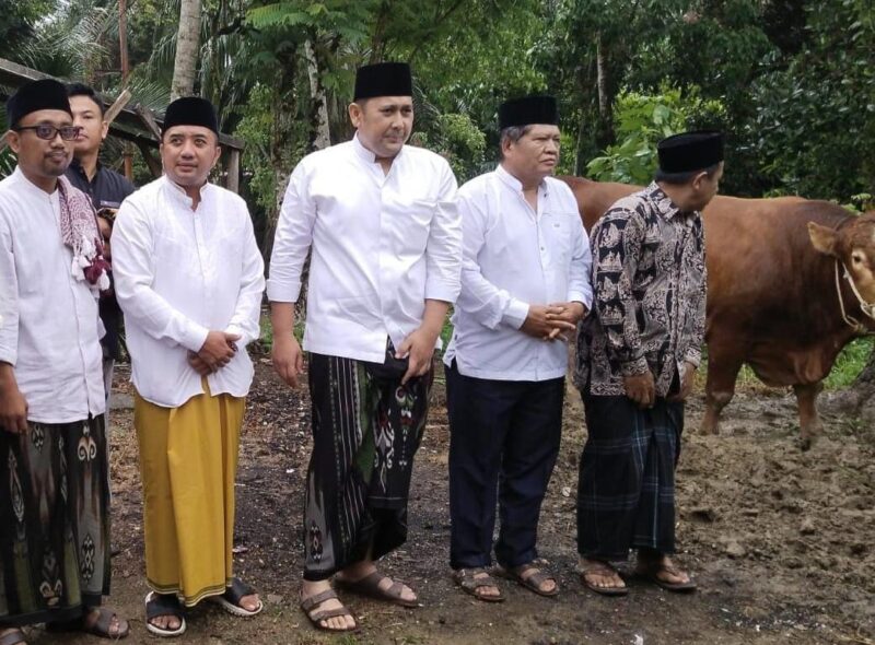 Bupati H M Syukur Sholat Idul Adha 1446 H di Sungai Manau    · Sekaligus Serahkan Hewan Kurban dari Presiden dan Pemkab Merangin