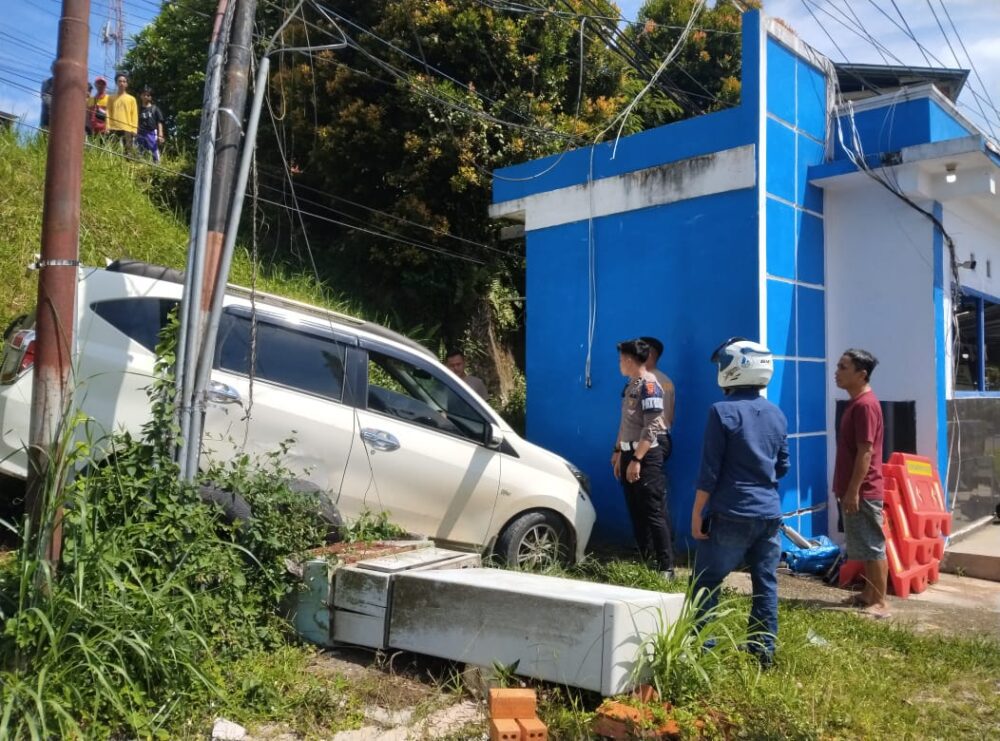 Kecelakaan Tunggal di Samping Pos Lantas Simpang Bukit Indah,Akibat Kelalaian Pengendara