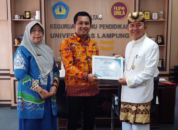 MPBKL Unila Libatkan Tokoh Adat Sebagai Penguji Tesis, Perkuat Kolaborasi Akademik dan Budaya Lokal